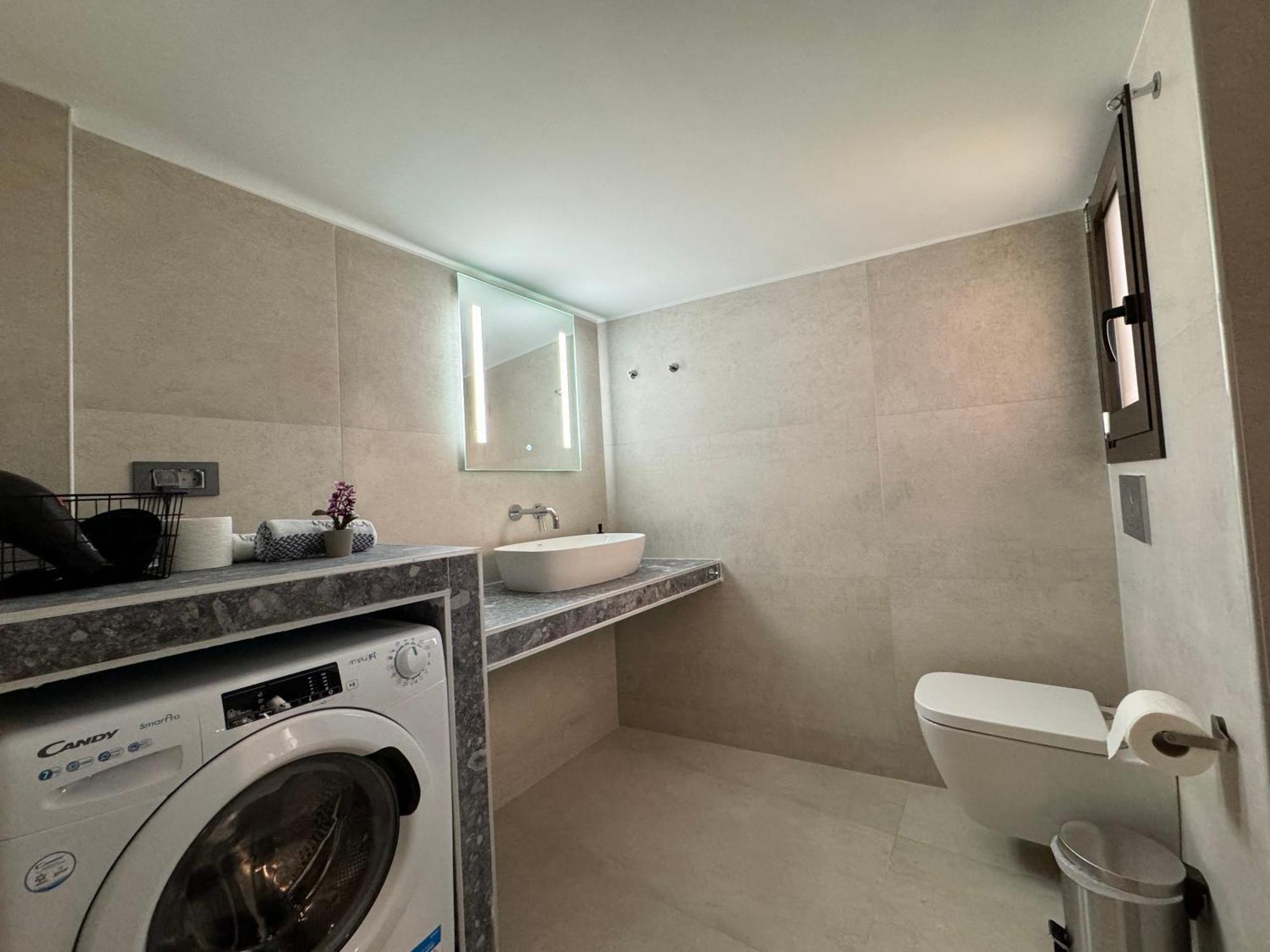 Spacious Apartment Near Monastiraki By Kozy Koala Атина Екстериор снимка